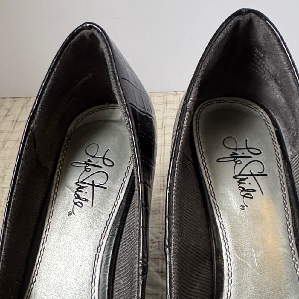 Black Life Stride Crocodile Pattern - image 5